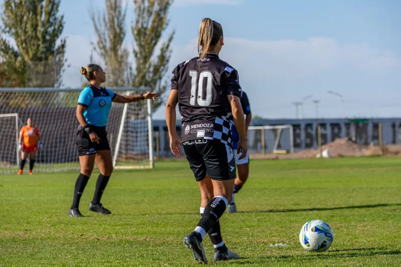 Calcio Femminile e Scommesse: Il Mercato Ancora Grezzo Che Vale Oro